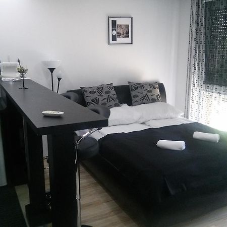 Feszek Apartman Debrecen Room photo